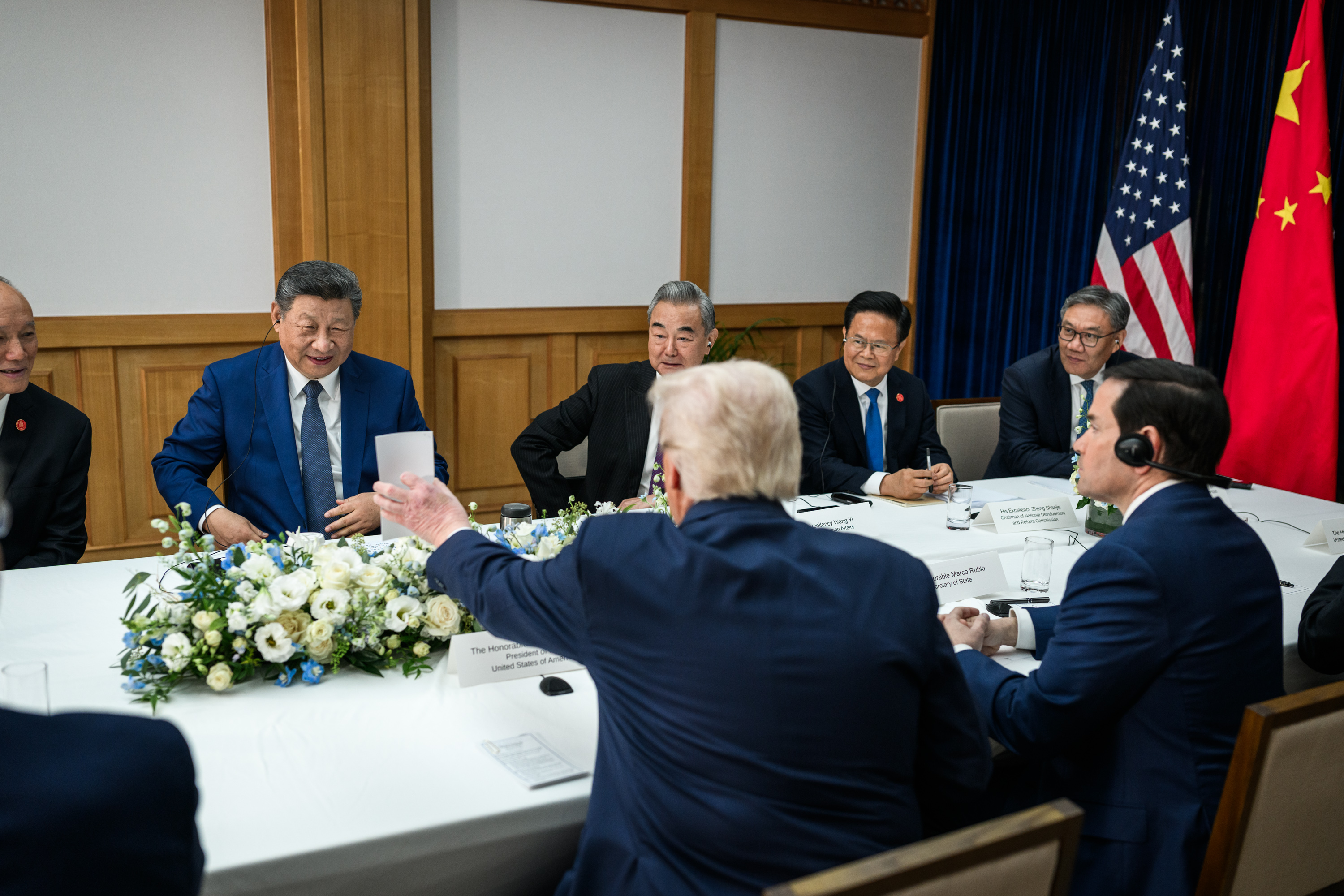 Trump and Xi at bilateral meeting.